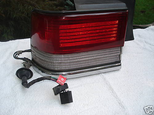 LEFT TAILIGHT 1993 PLYMOUTH ACCLAIM DODGE SPIRIT  