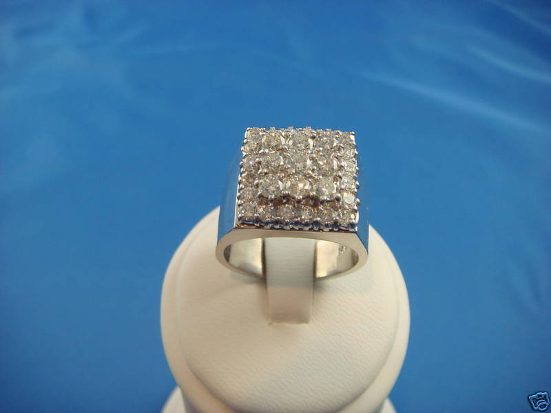 14K WHITE GOLD AND 2.75 CT TW DIAMOND MENS RING  